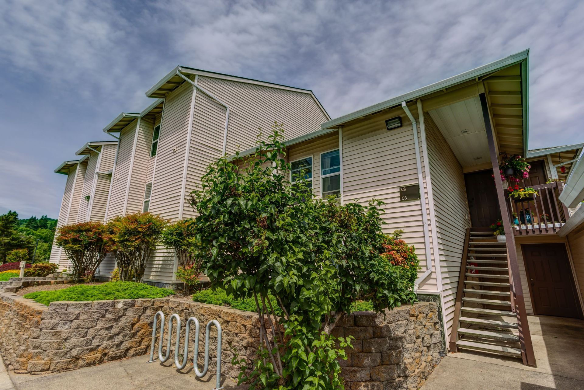 Creekside Apartments^ – photo 3