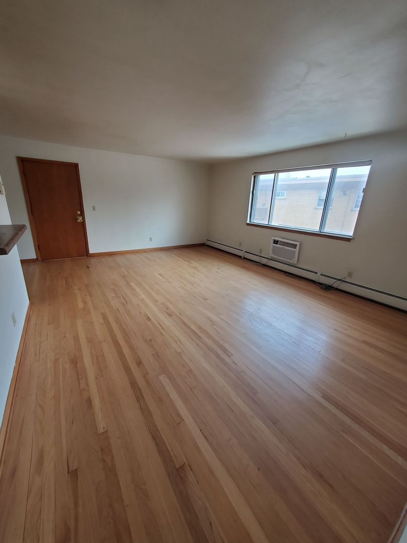 1920 Lathrop Ave unit 208 – photo 1