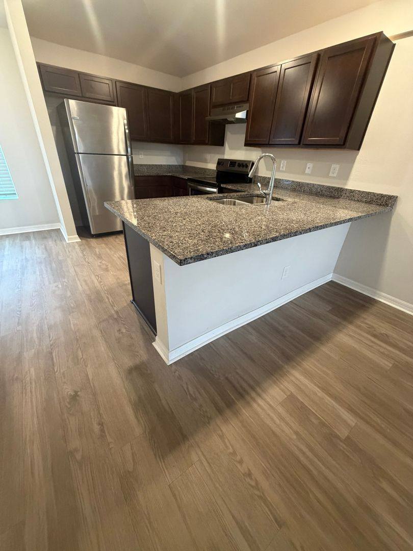11183 Pendleton Ave – photo 4
