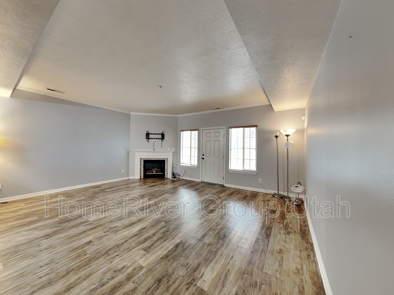 379 E 600 S unit 3 – photo 5