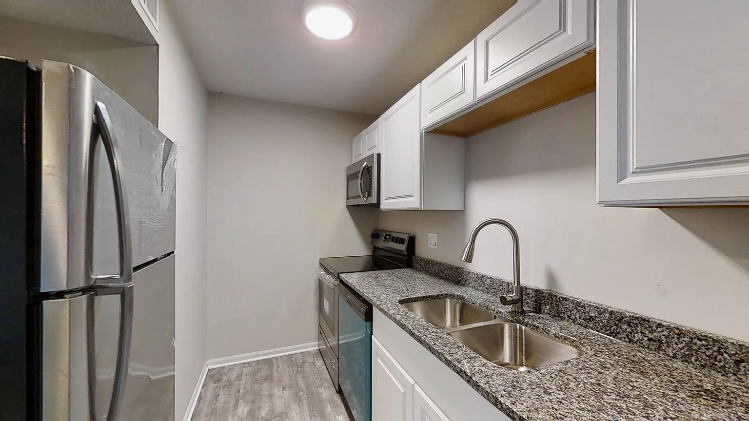 900 E Grand Ave – photo 2