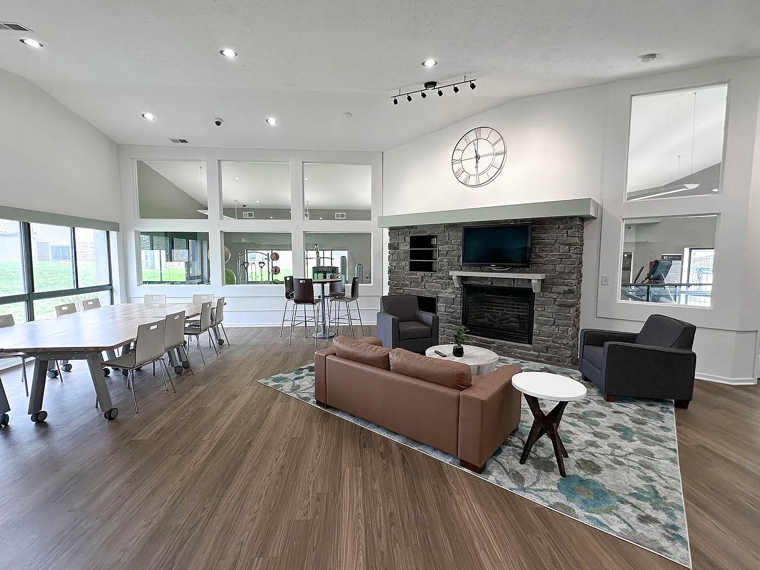 Liberty Hill Apartments – photo 1