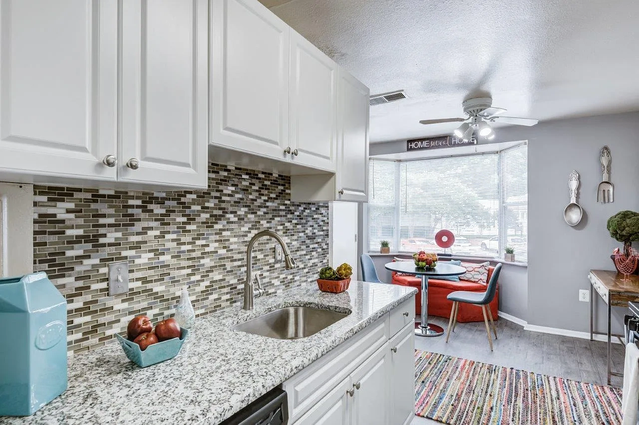 Avery Park Apartment Homes – photo 2