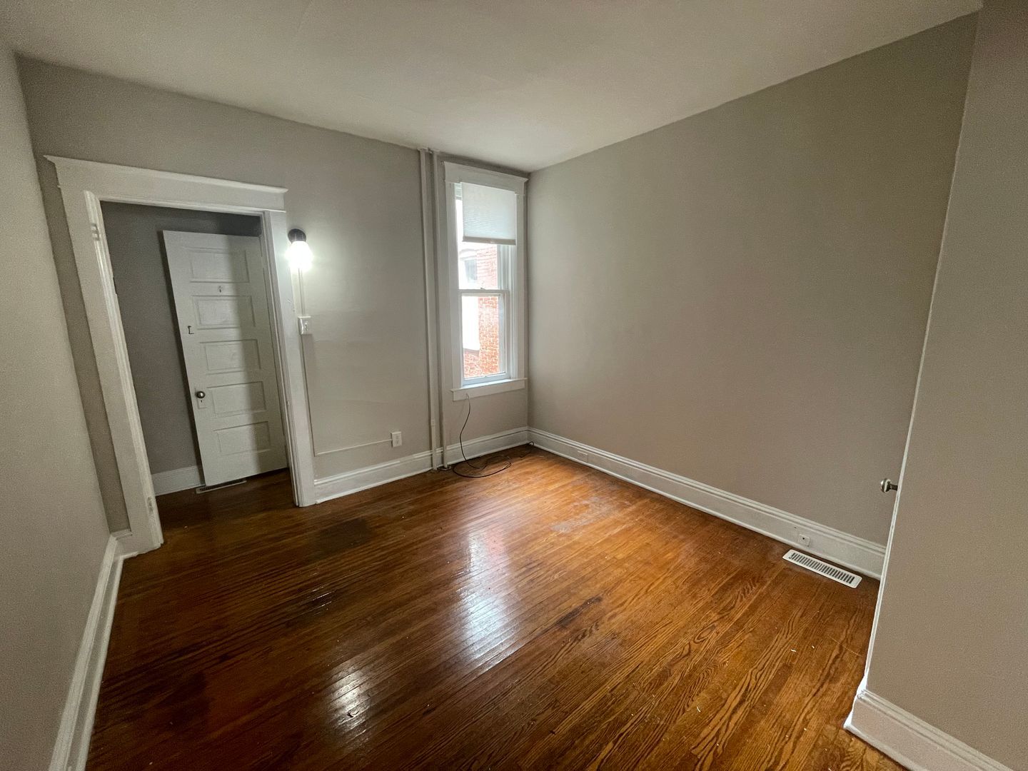 853 Wayne Ave unit Apt 1 – photo 4