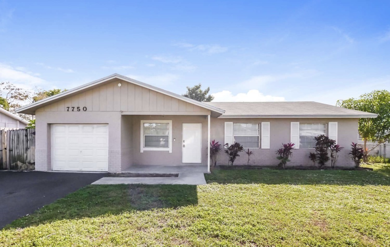 4920 NW 72nd Terrace – photo 1