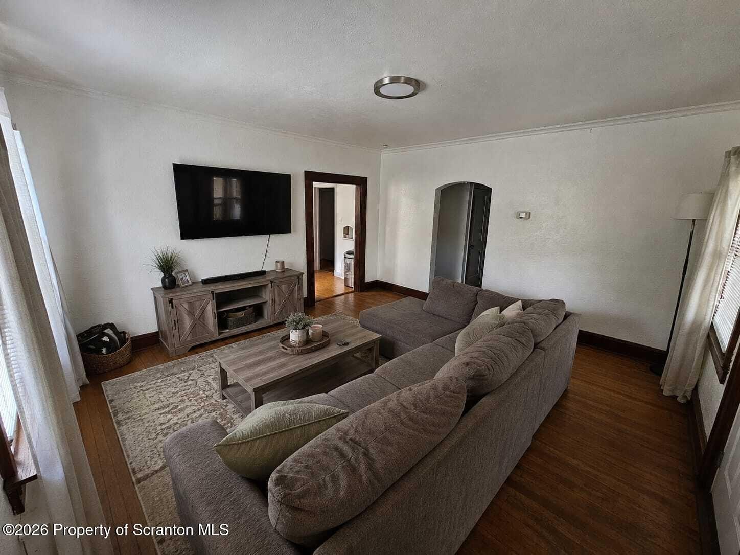 1057 Lincoln St – photo 3
