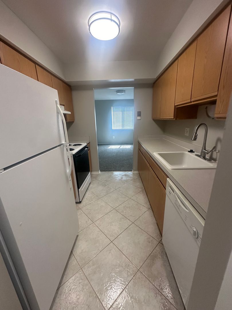 30250 W 12 Mile Rd unit C103 – photo 1