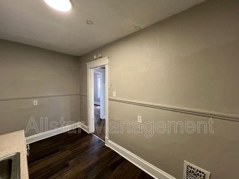 13815 Idarose Ave unit # 1 – photo 5