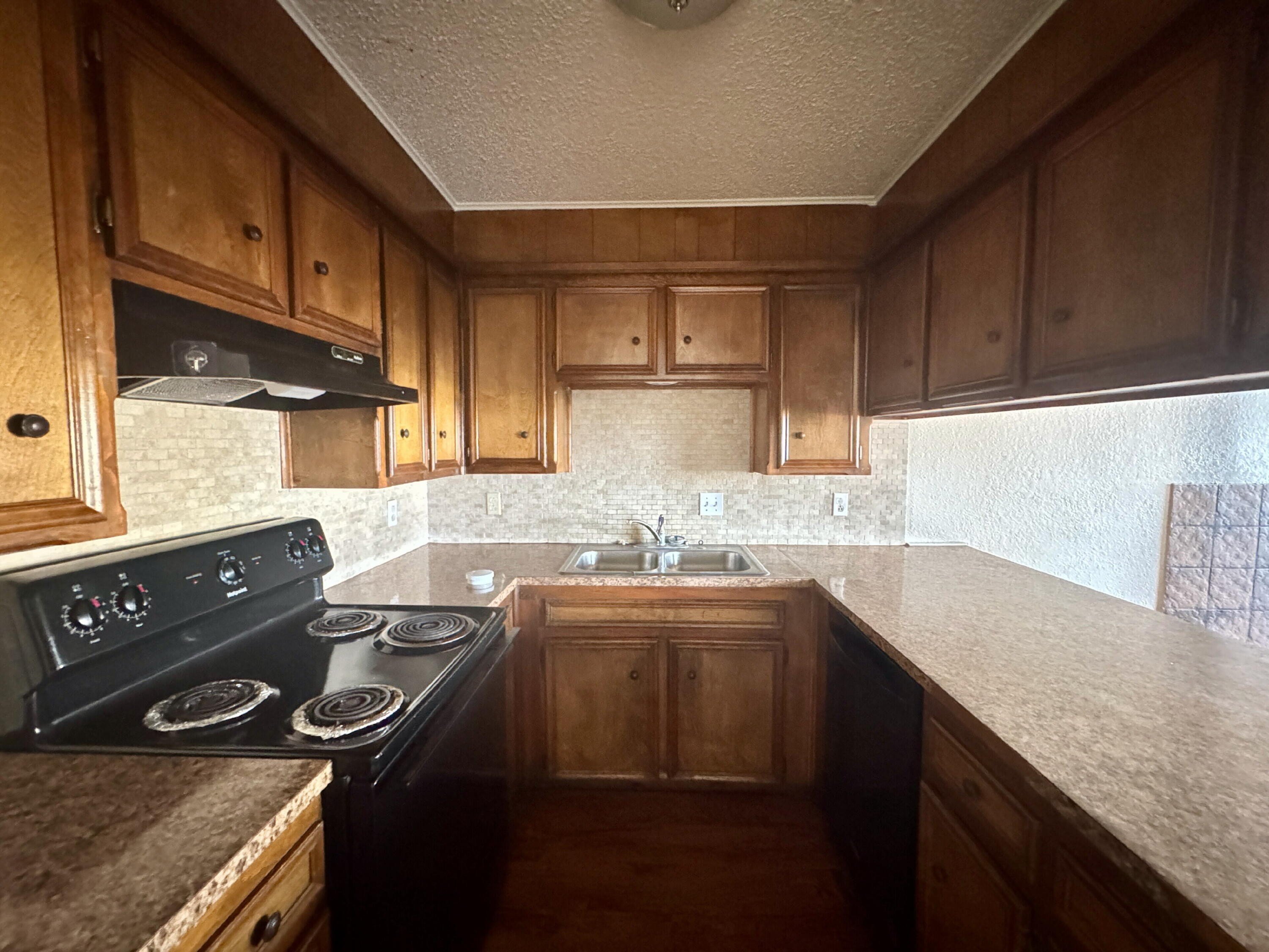 6103 36th St #A – photo 2