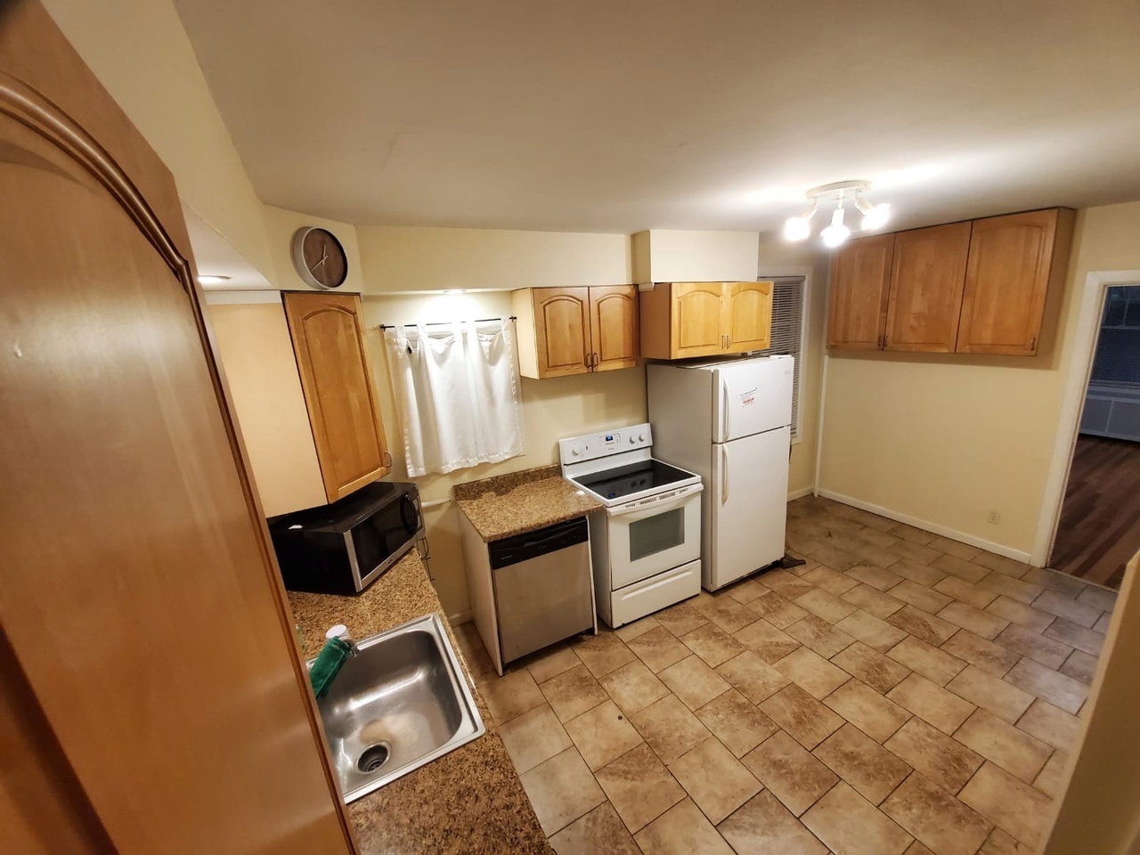 178 Hicksville Rd – photo 2