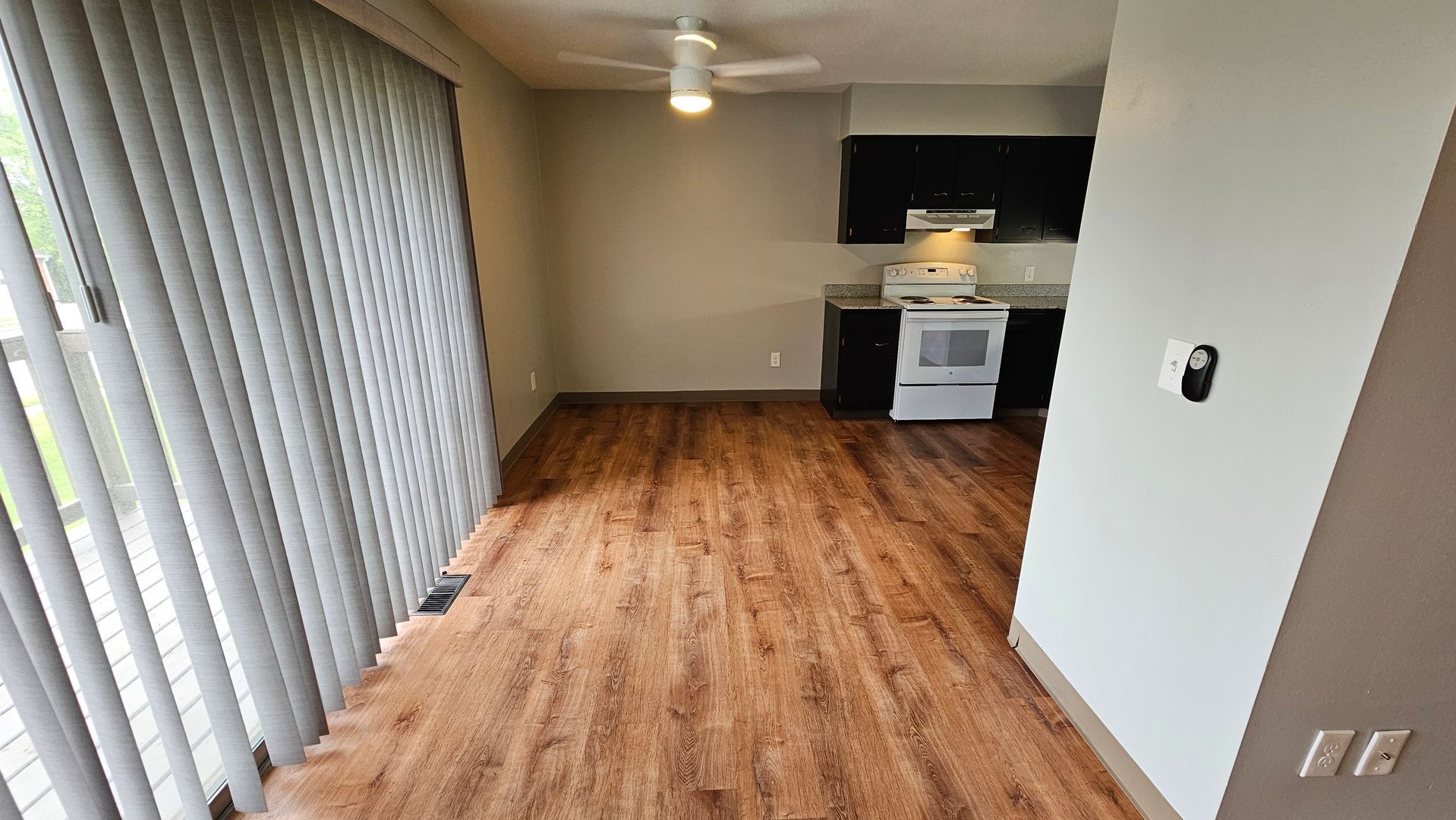 365 W Cook Rd unit Unit 2 – photo 3