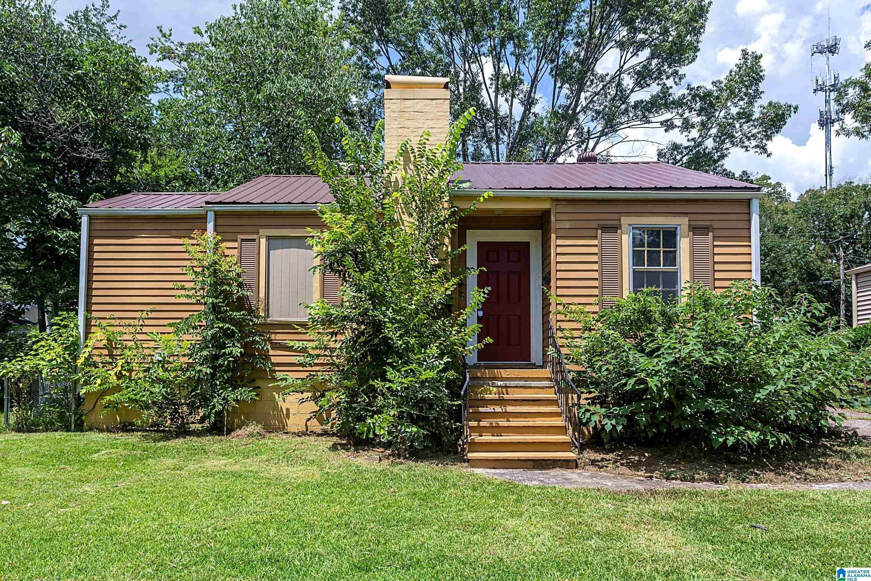 340 McPherson Ave, Midfield – photo 1