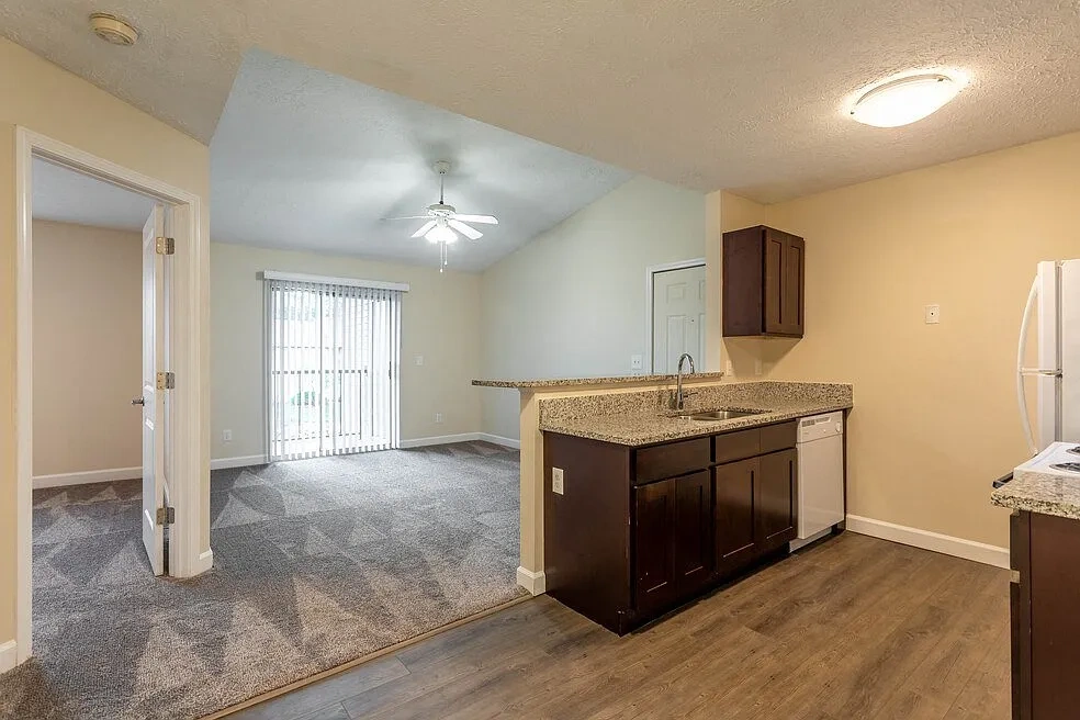 Bayside Apartment Homes – photo 2