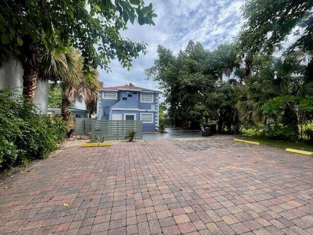 919 2nd St unit 1 – photo 1