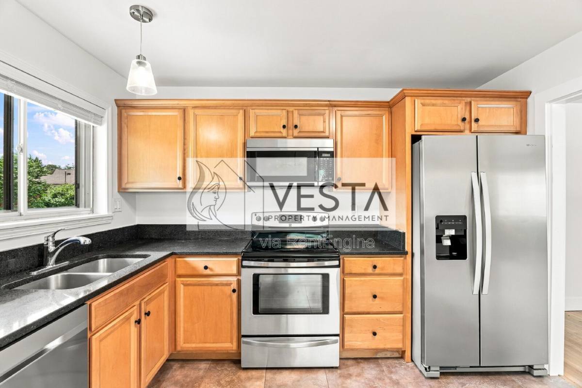 149 Oakdale Rd – photo 3