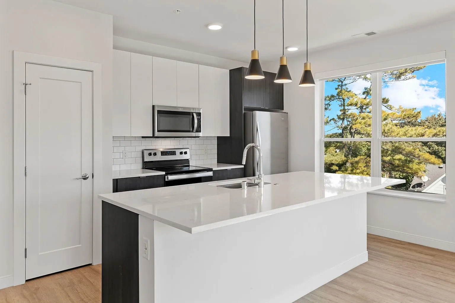 Theater Terrace Apartments – photo 1