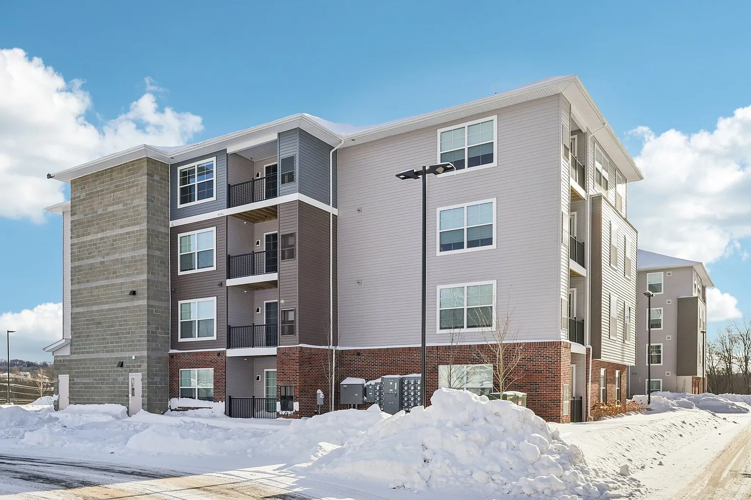 Berkshire Apartments – photo 1