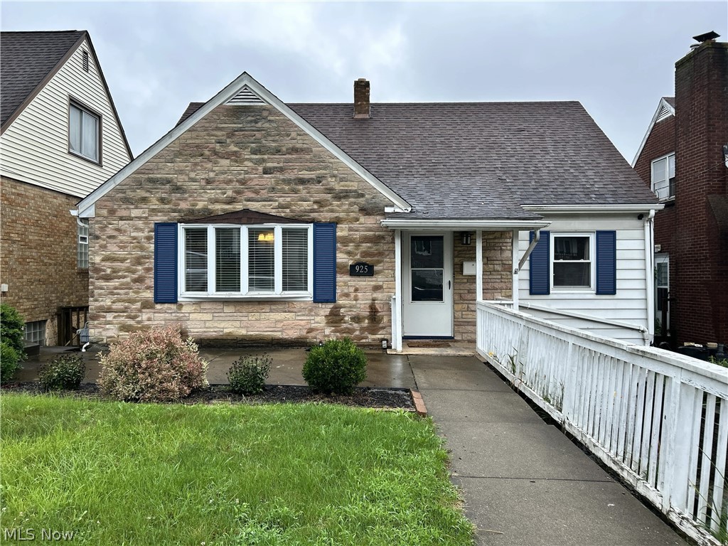 925 Oxford Blvd – photo 1