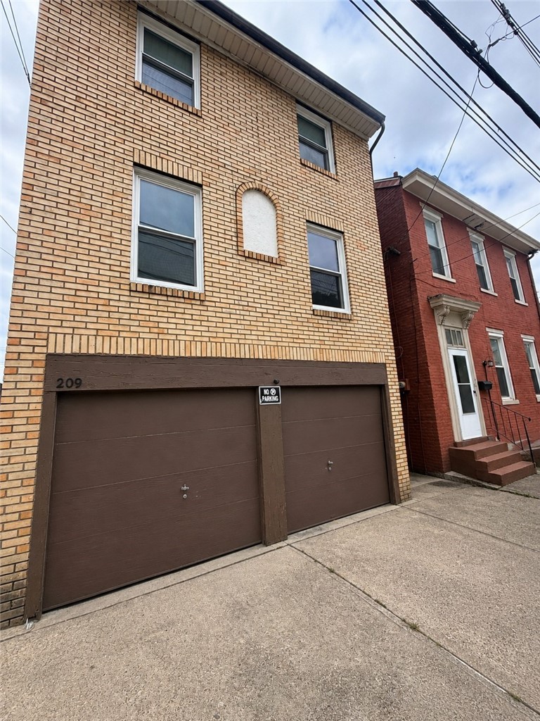 209 Clay St – photo 1