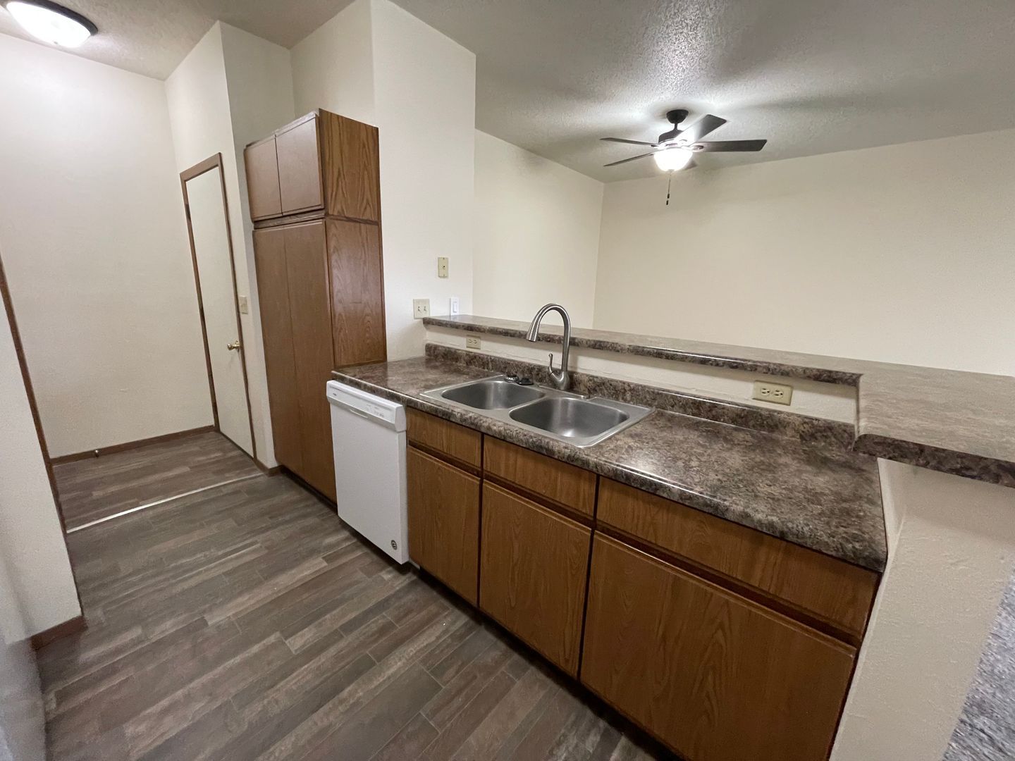 81 Center St – photo 1