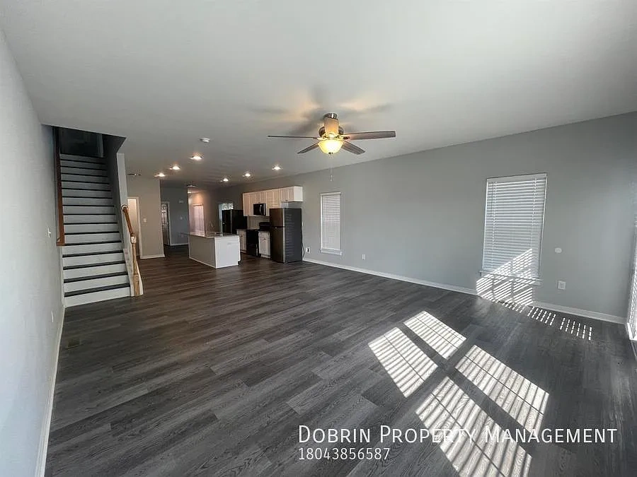 2080 Moore St – photo 4