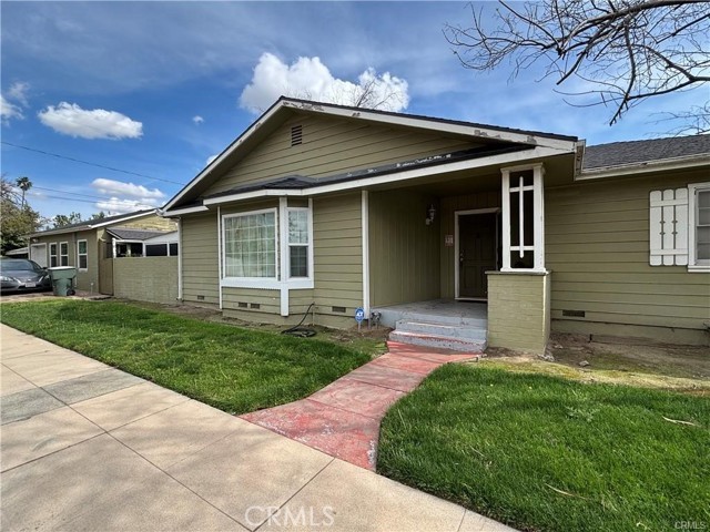 3297 N Pershing Ave – photo 1