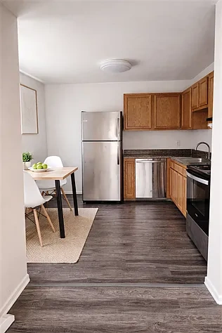 Deer Valley Apartments – photo 5