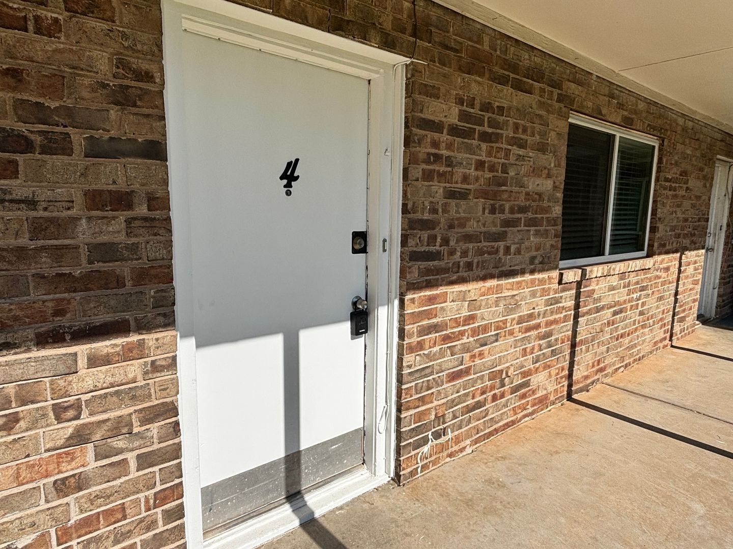 301 N University Dr unit 4 – photo 2