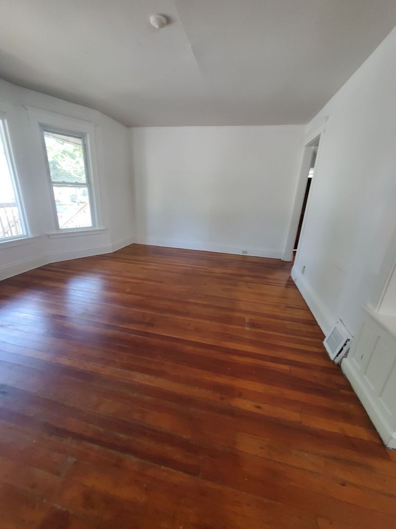900 Villa St unit Lower – photo 2