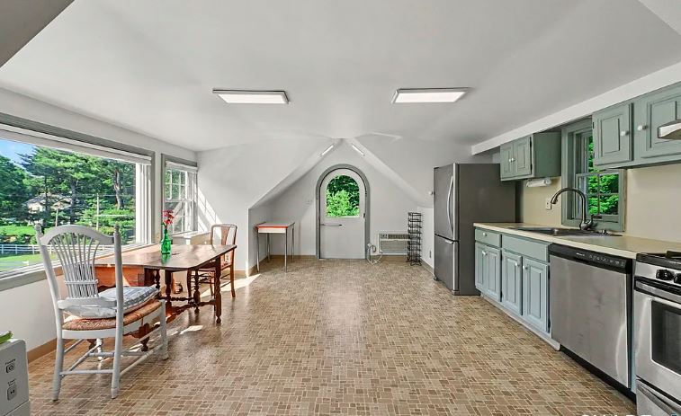 723 Riverbank Rd – photo 2