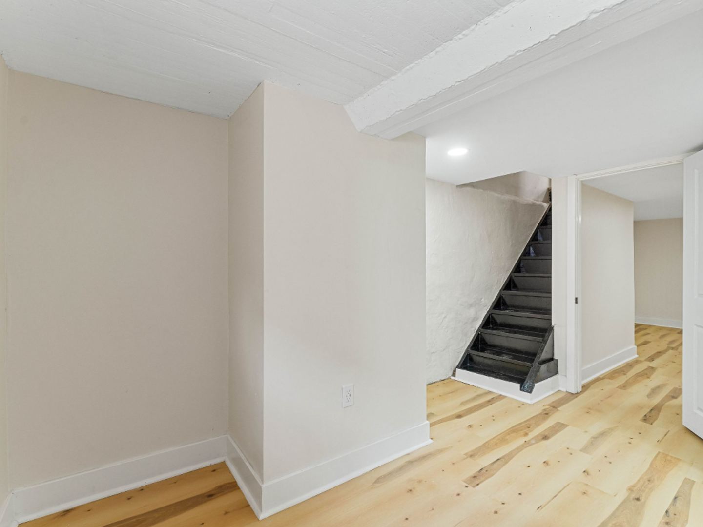 2066 Eastburn Ave – photo 4