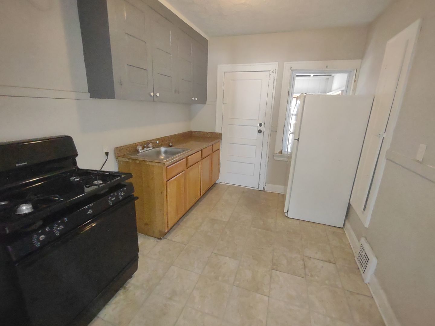 9705 Loretta Ave unit Unit #3 – photo 4