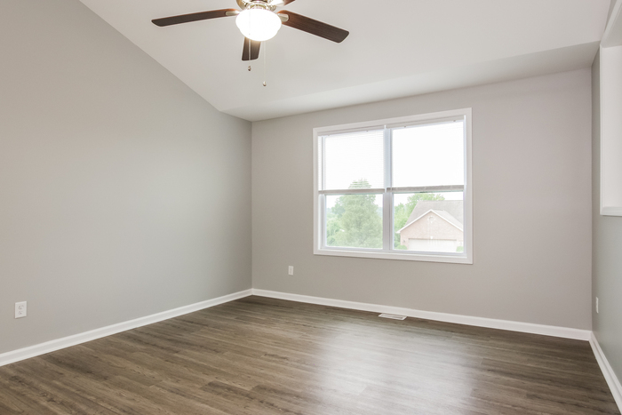 1004 Golfview Dr – photo 4