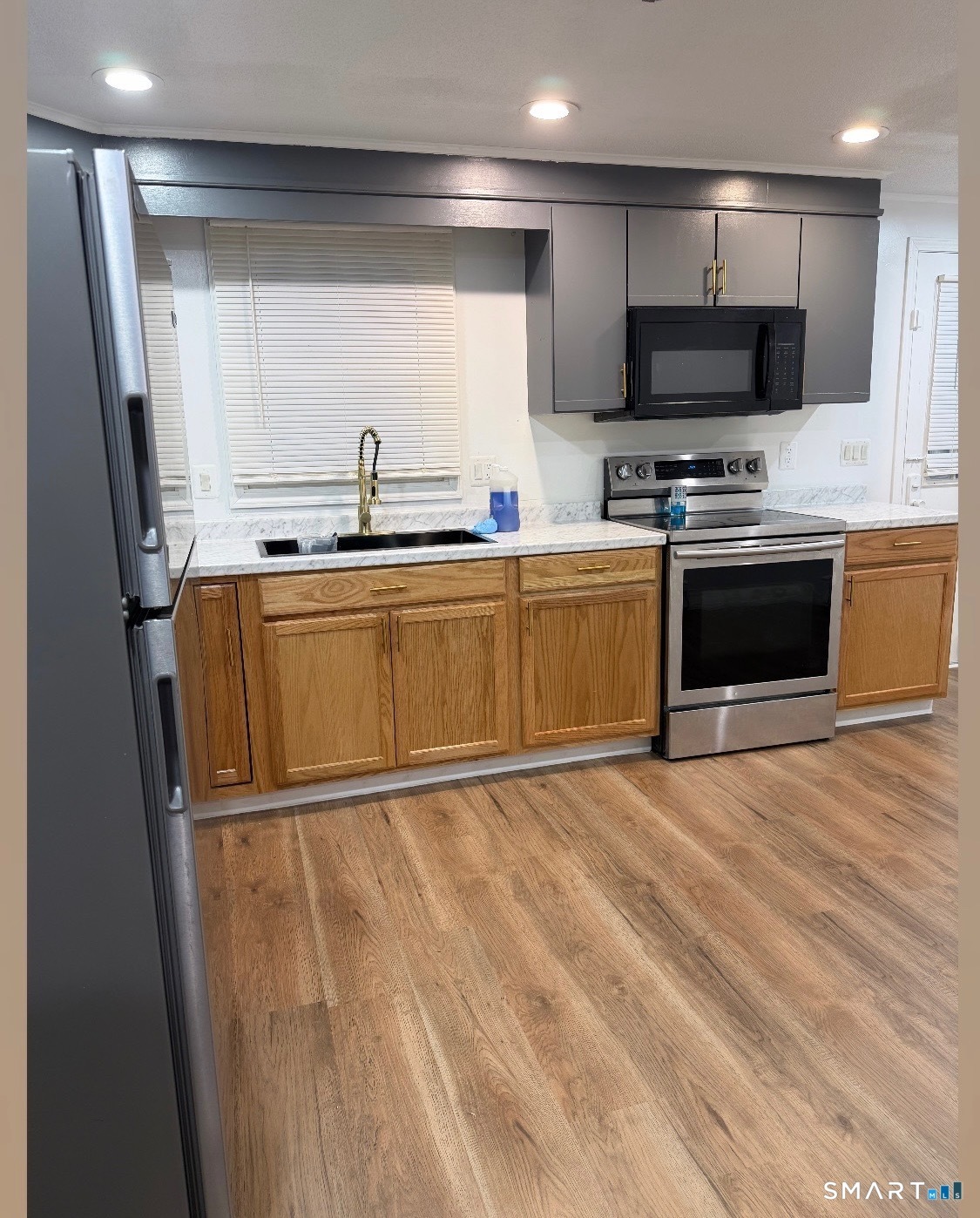 220 Emmett Ave – photo 5