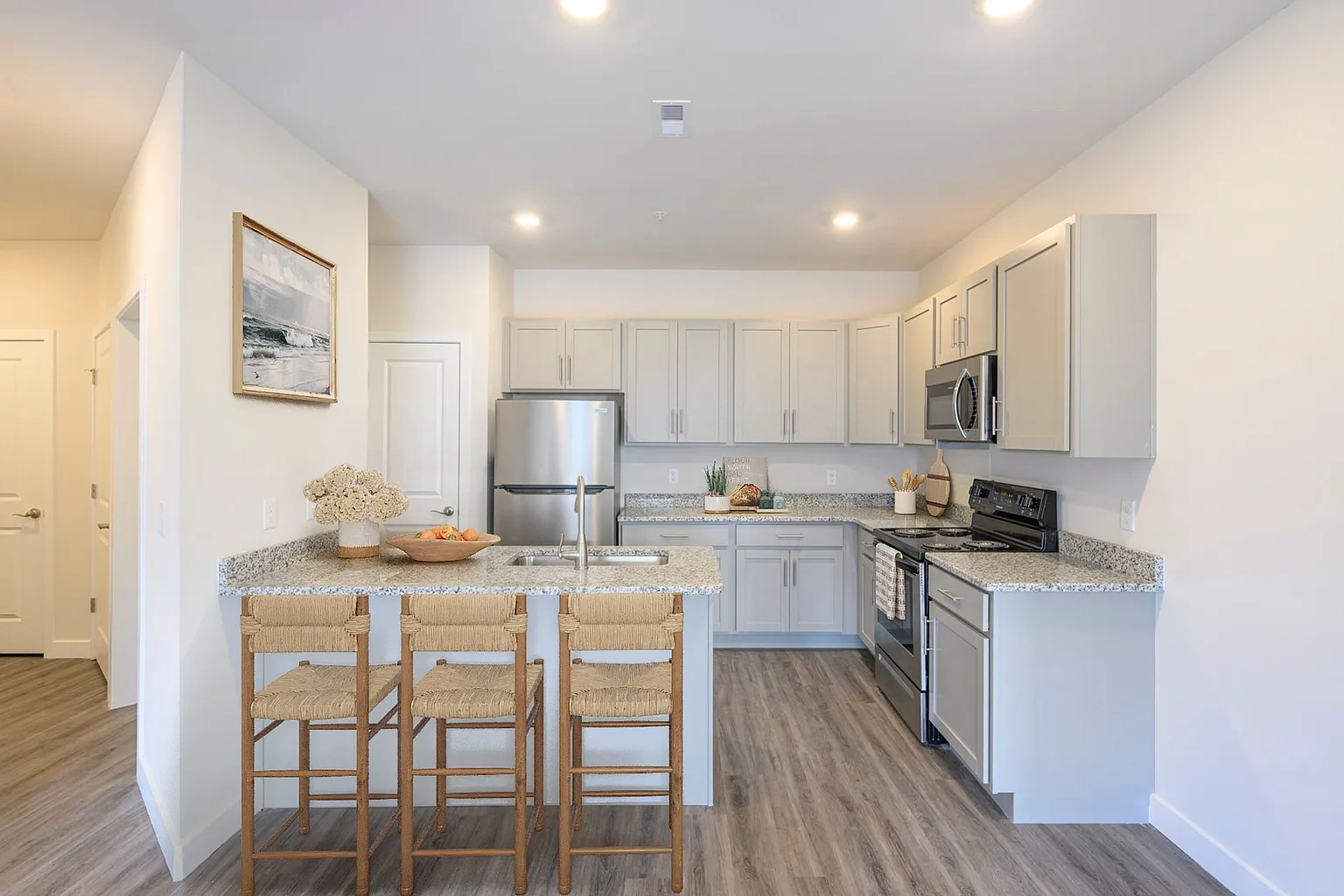 Riverside Apartments – photo 2