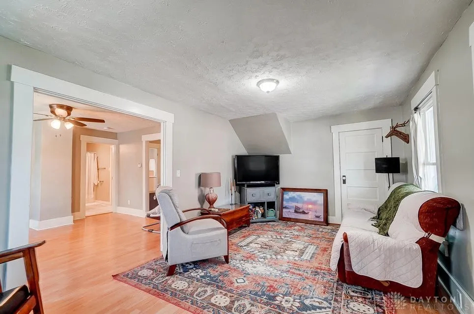 9 N Mulberry St – photo 3