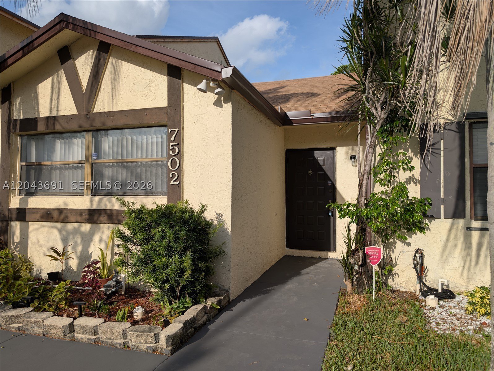 7502 NW 33rd St – photo 1