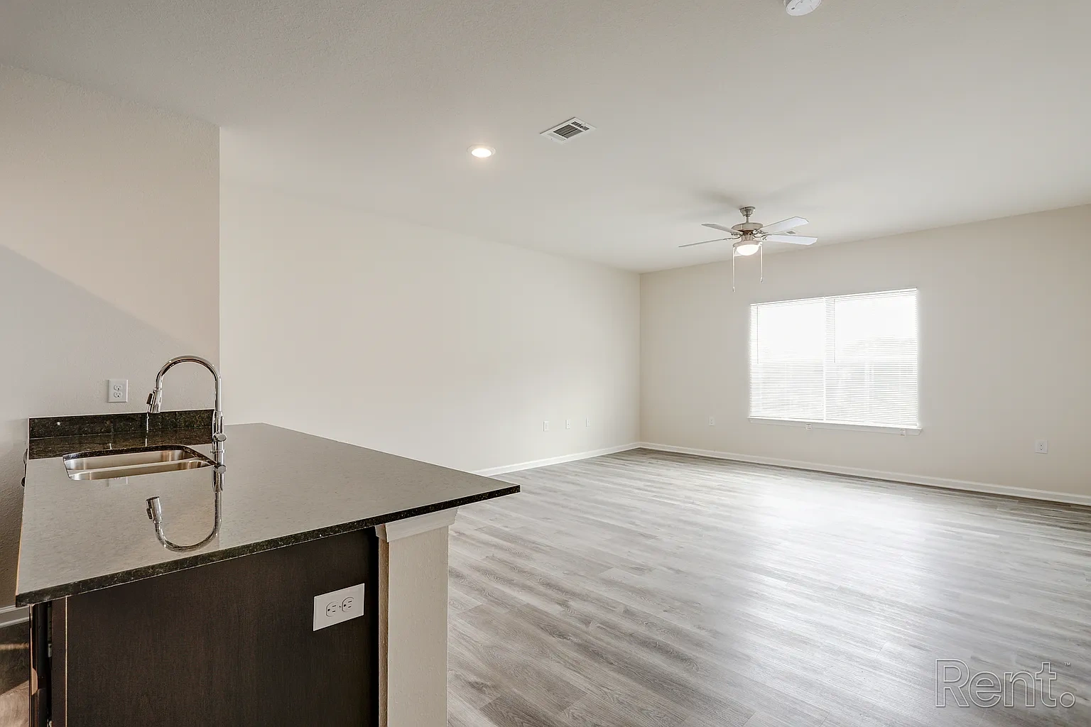 Hummingbird Hill Apartments – photo 1