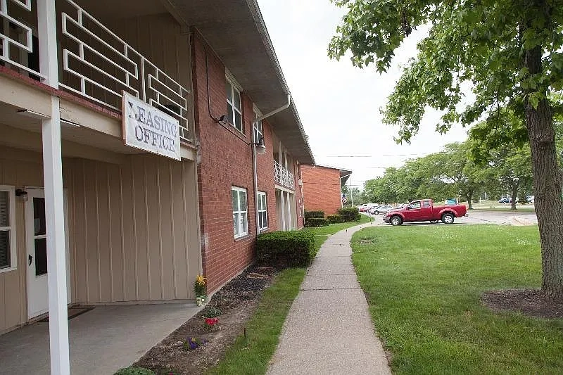 Fairway East Apartments – photo 4