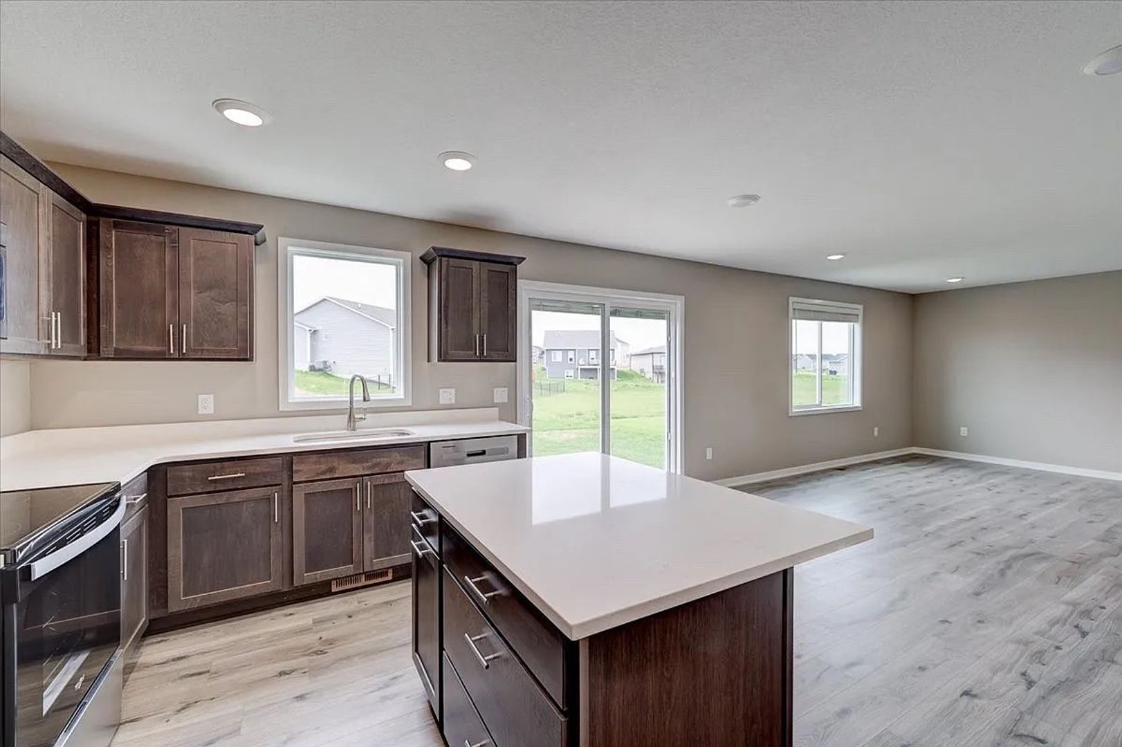 1817 20th Ave SE – photo 2