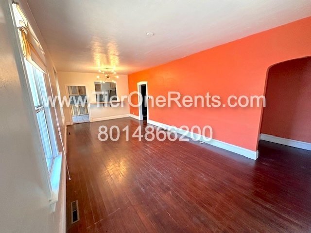 141 E Wentworth Ave – photo 3