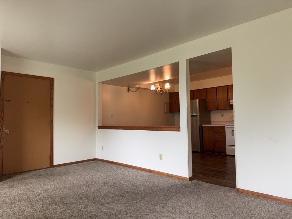 418 Beloit St #9 – photo 2