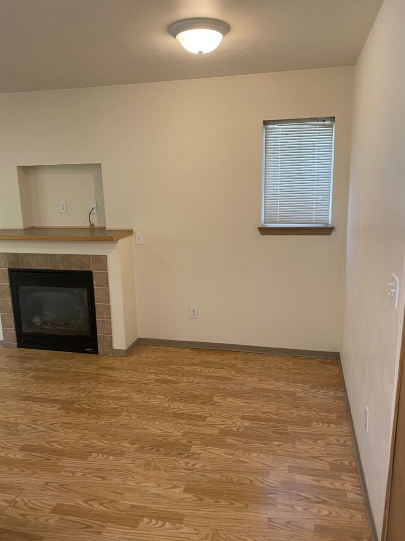 962 E 18th Ave unit 964 – photo 5