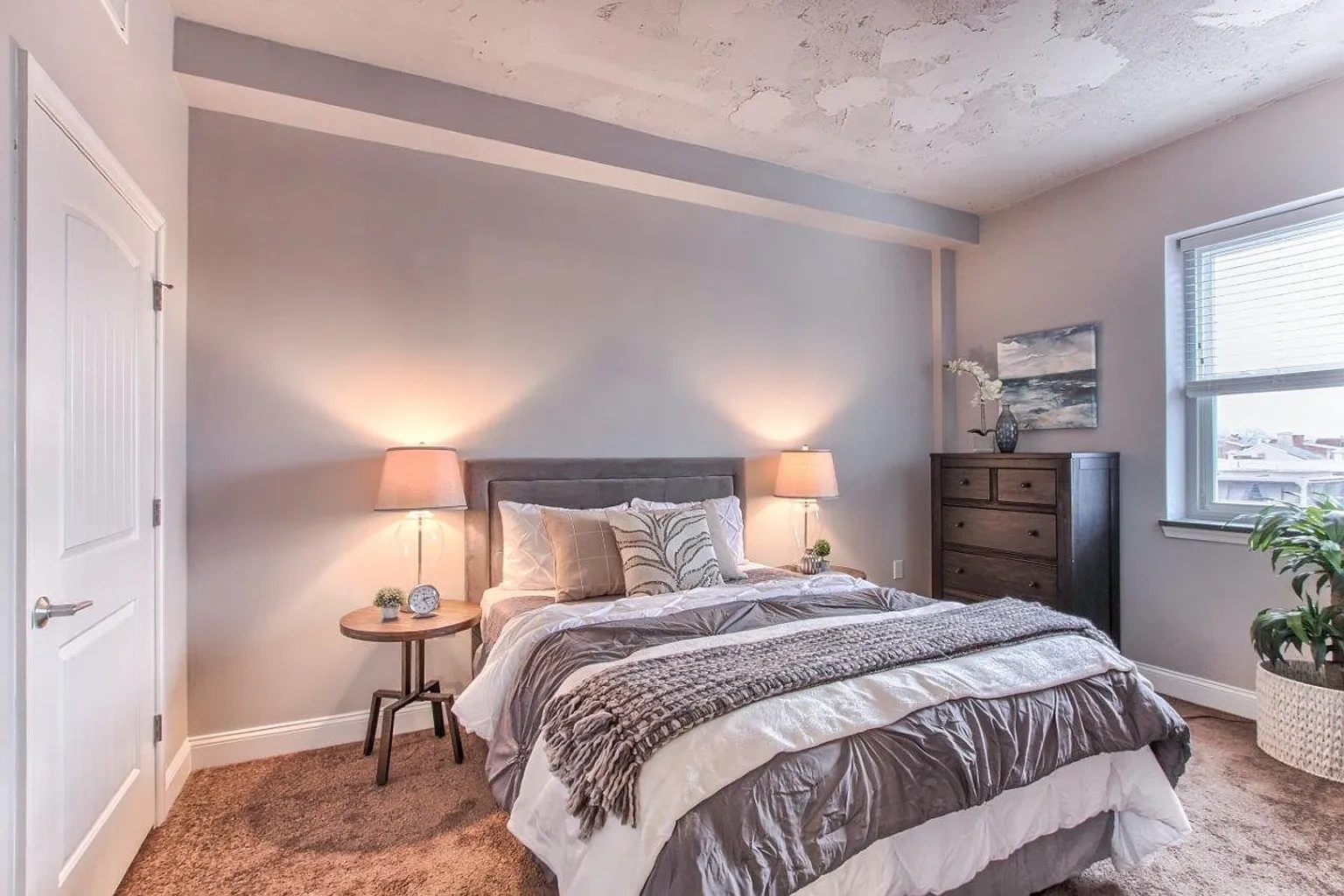 Two32 Apartments – photo 4