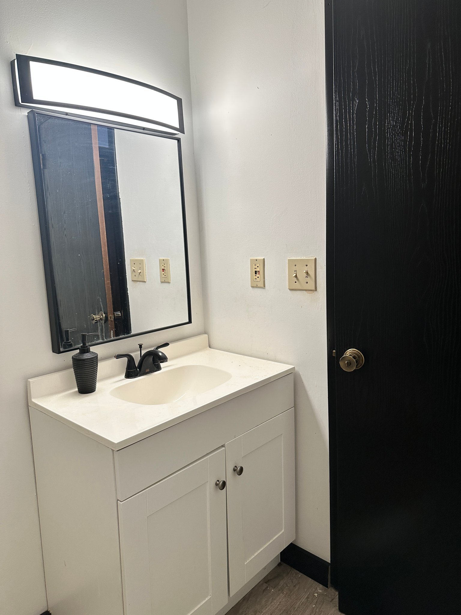 1752 Woodlawn Ave NW – photo 2