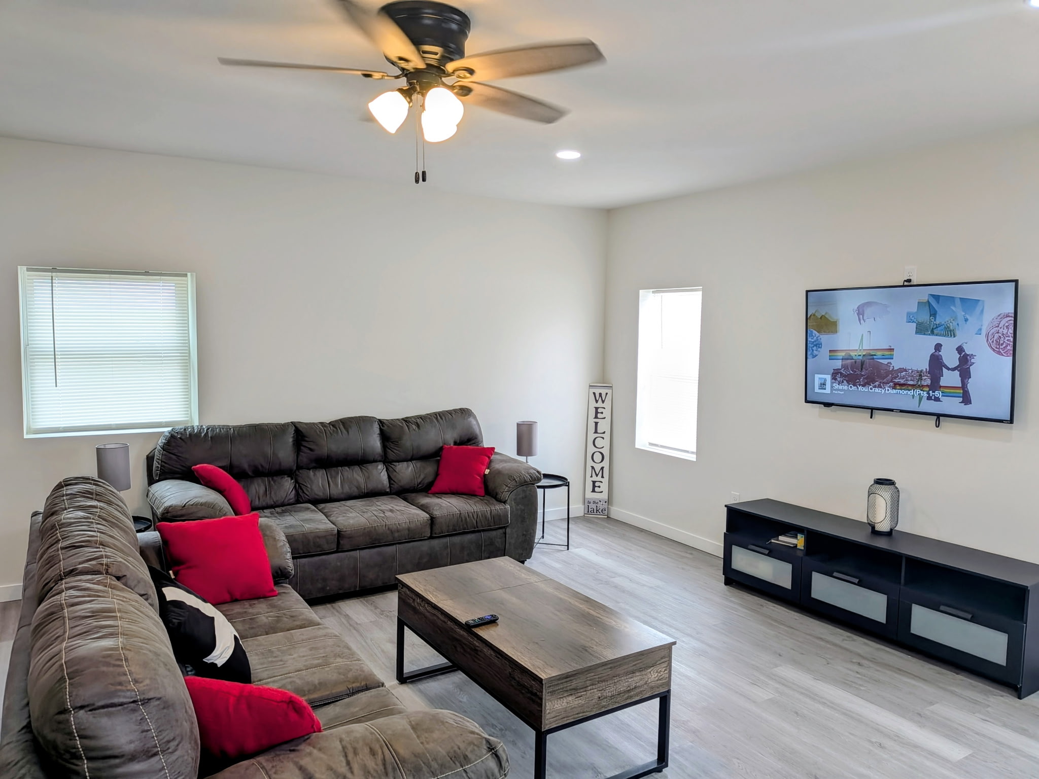 8910 Franklin Ave – photo 4