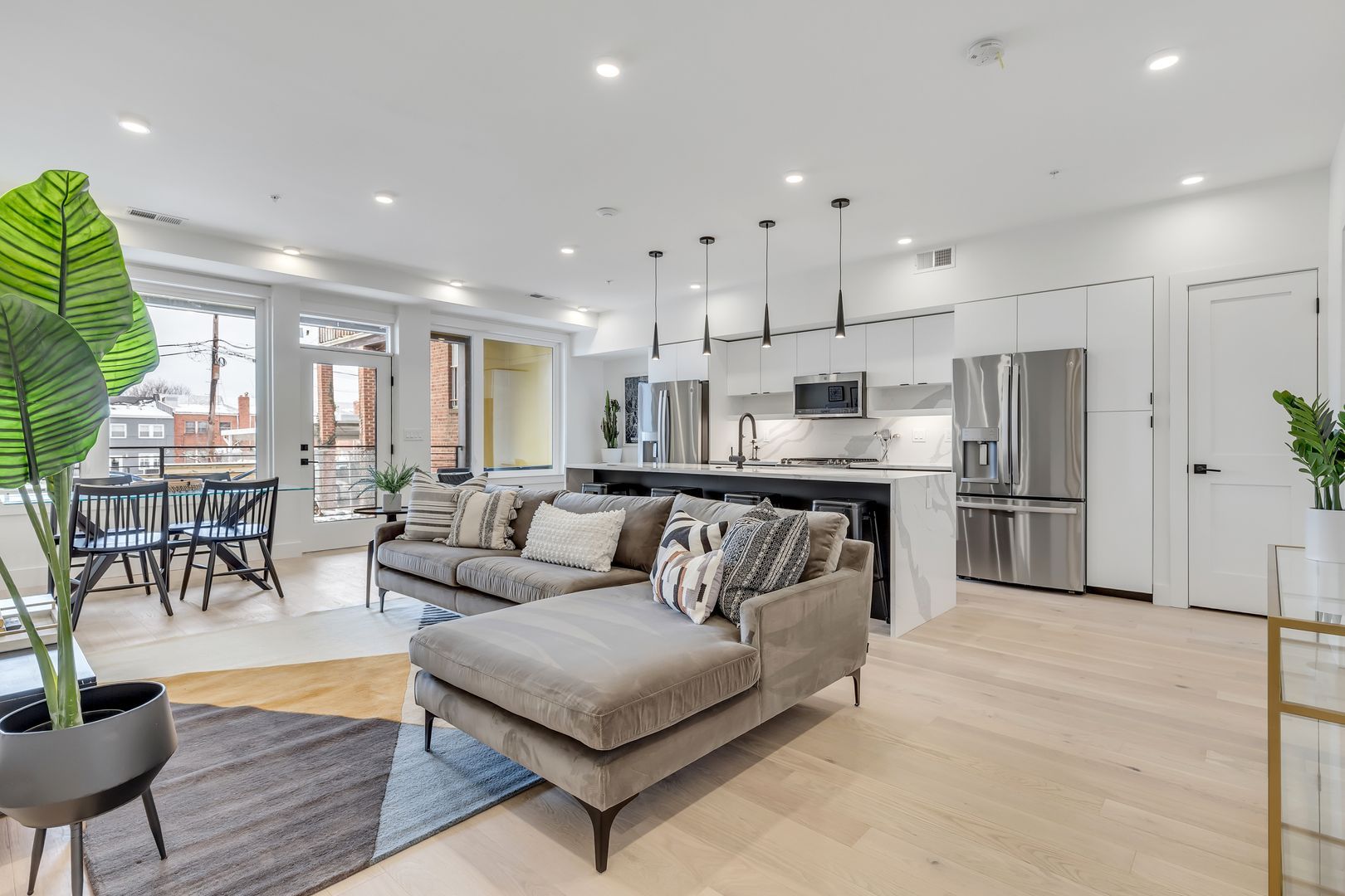331 15th St NE – photo 2