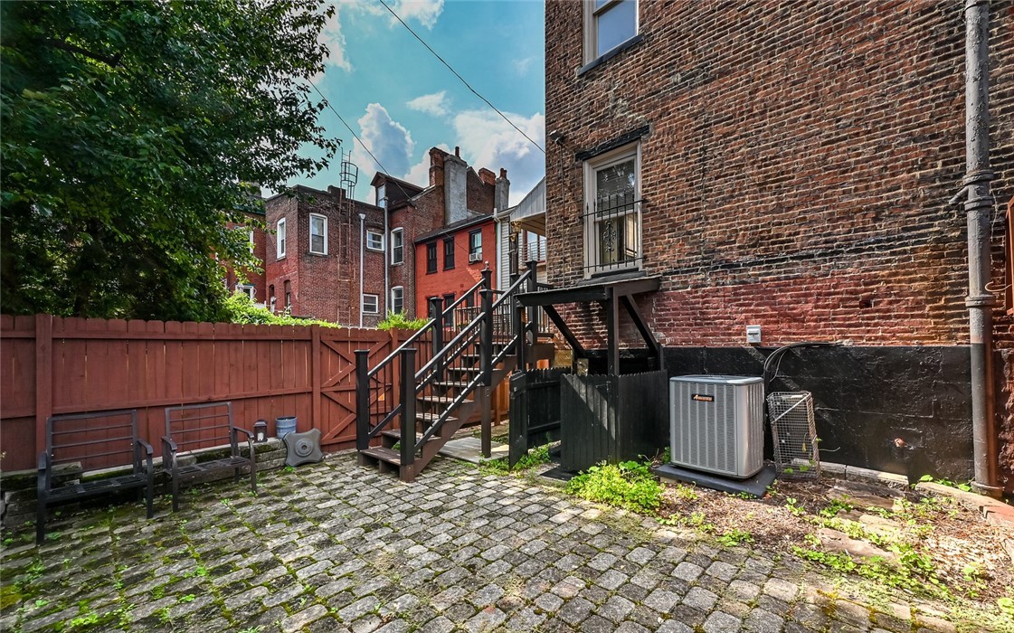 617 Avery St – photo 4