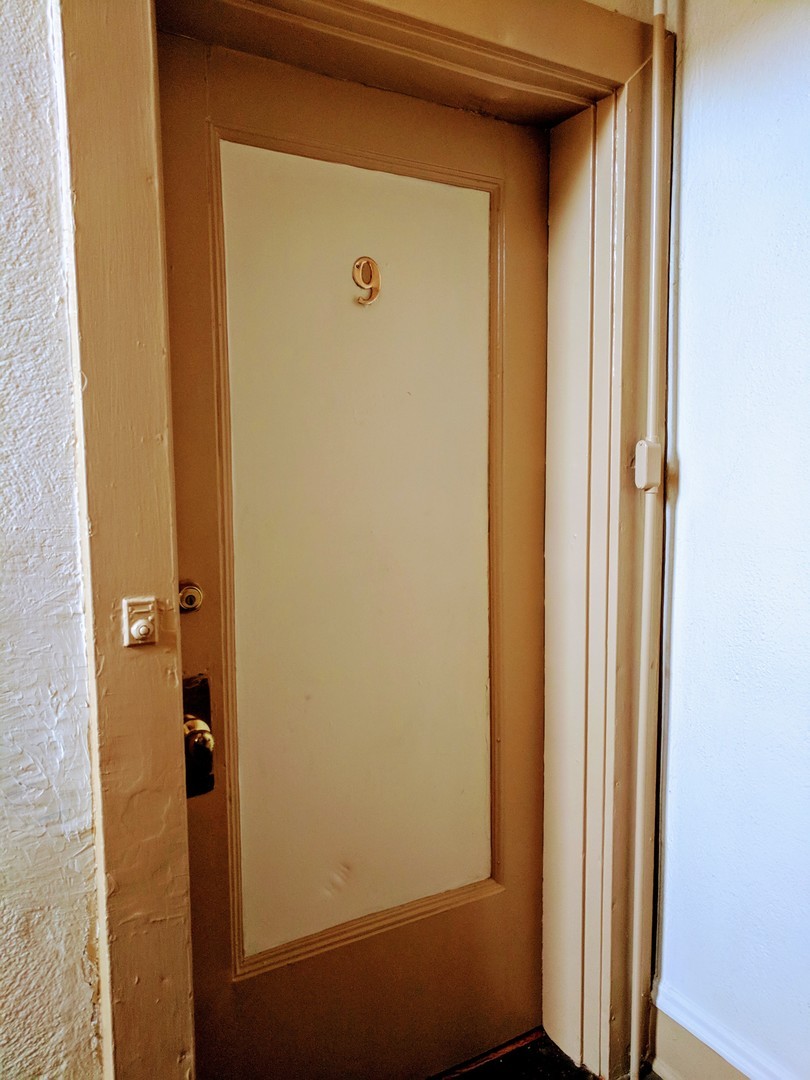 800 N Sheppard St unit Apt. 09 – photo 3