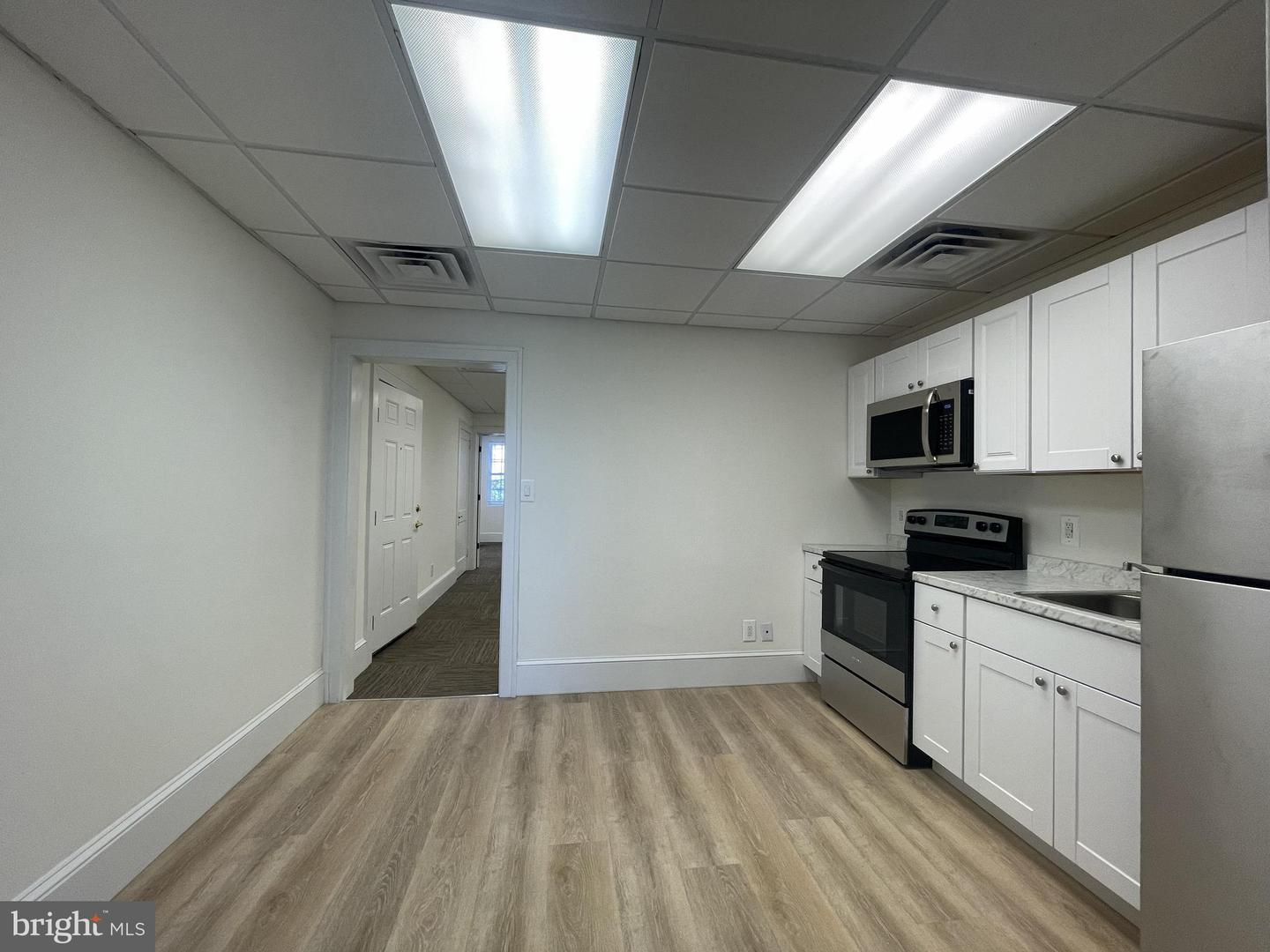 200 High St W – photo 3